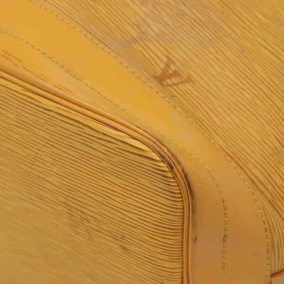 Louis Vuitton Noé Yellow Leather Shoulder Bag (Pre-Owned) - Picture 7 of 16